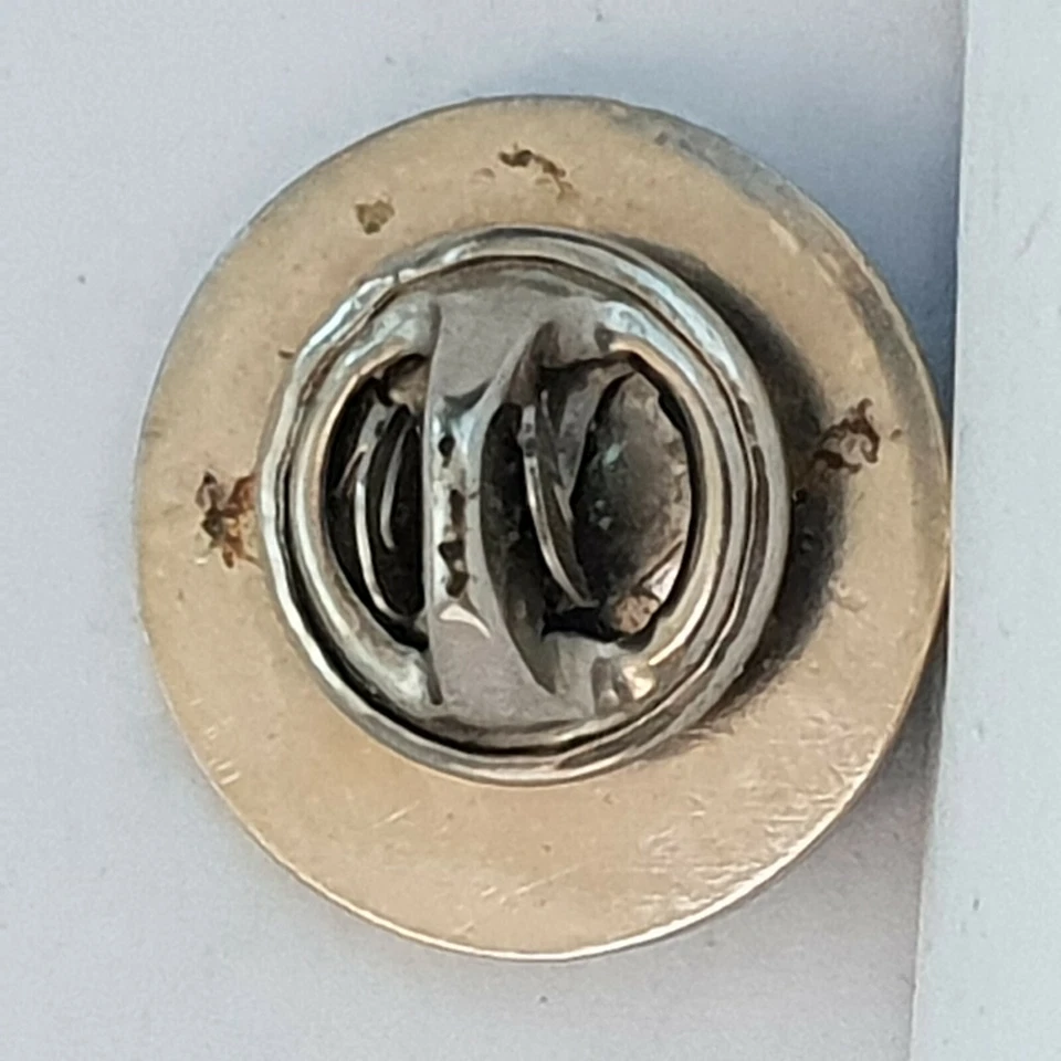 Unidentified company brand Logo advertising badge 19mm - Image 2 of 2