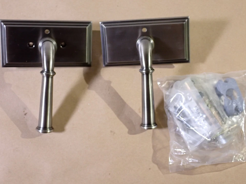 Grandeur 825349 Carre Solid Brass Right Handed Georgetown Lever Antique Pewter - Image 2 of 4