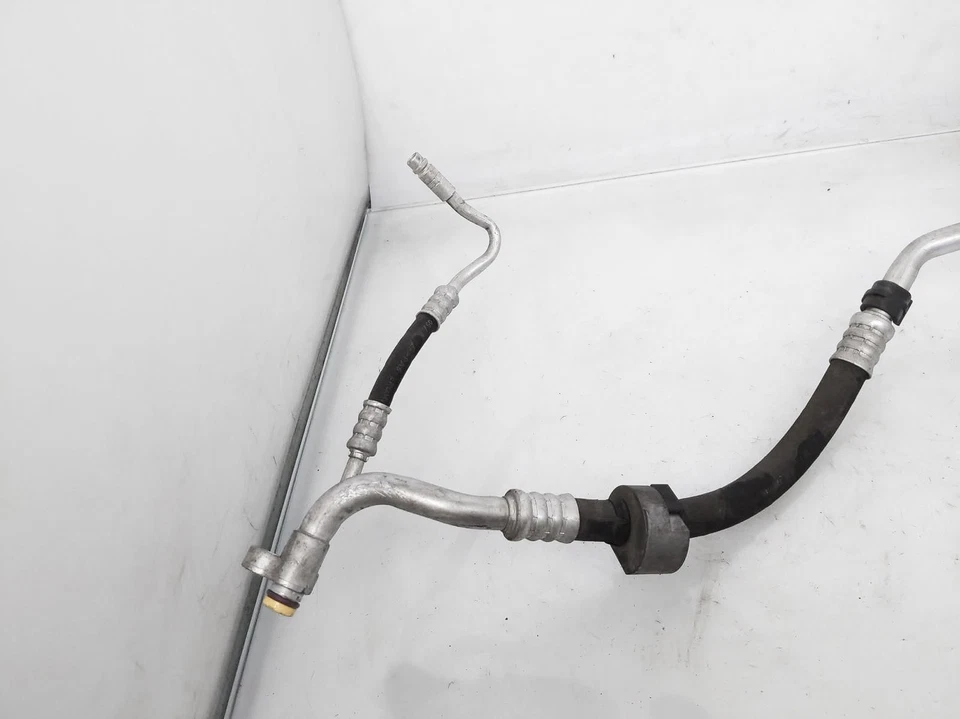 Conjunto de tubo de succión de aire acondicionado BMW 330I 2006 64-53-6-927-846 Foto 2 de 4