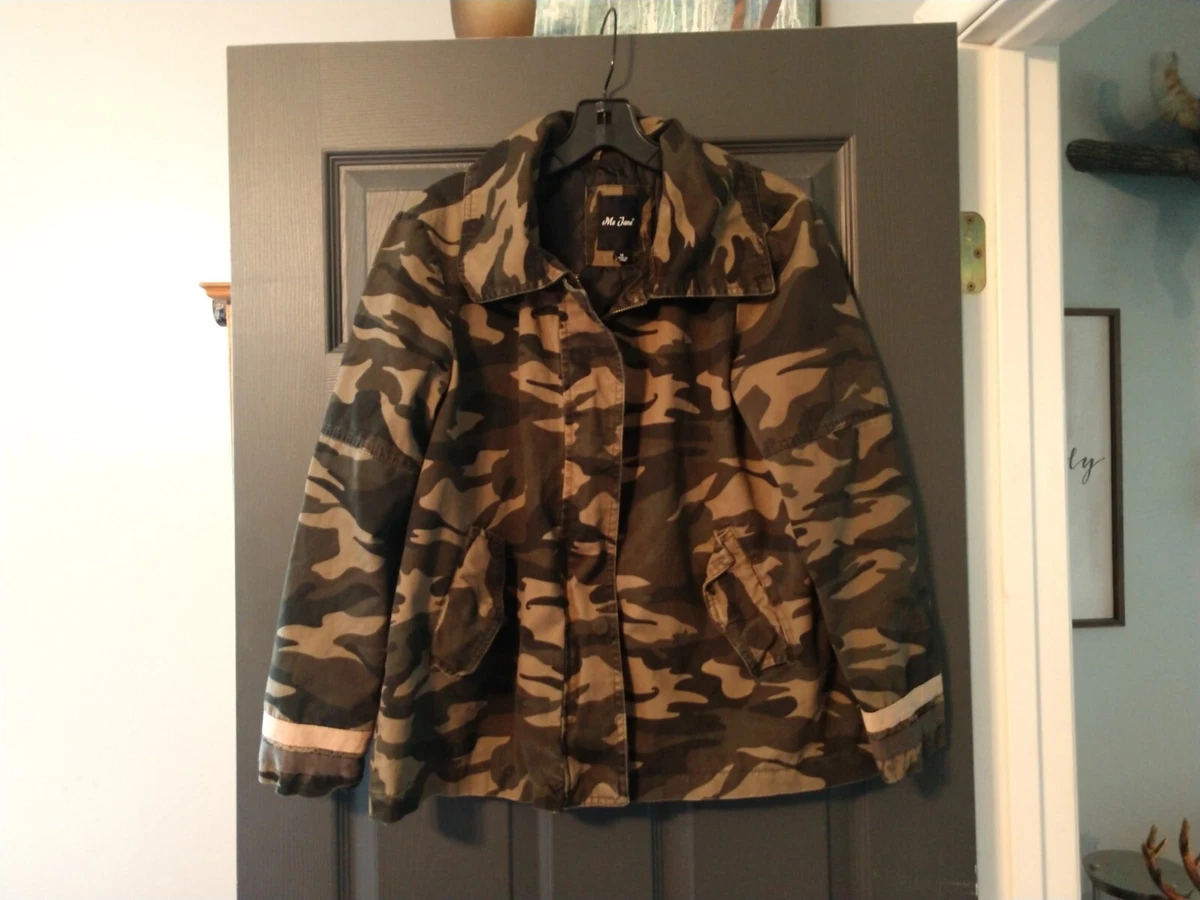 Me Jane Women s Camo Jacket With Sequin Fish Size Medium