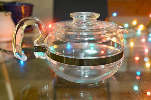 Vintage Pyrex Tea/Coffee Pot 6 Cups