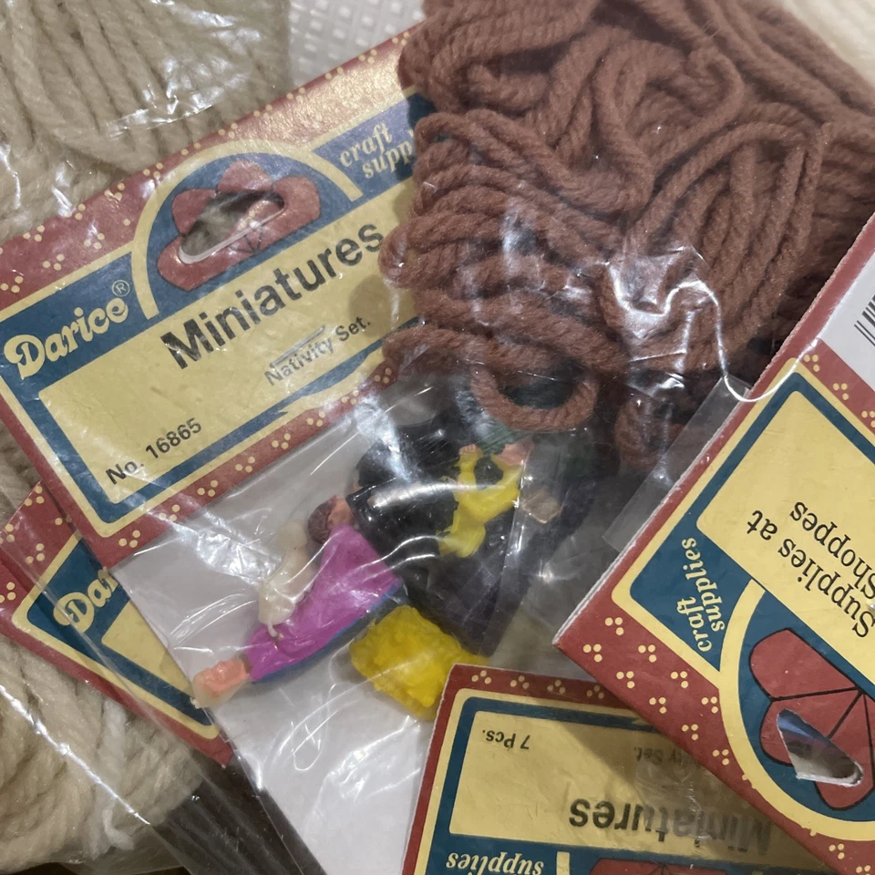 Kit artesanal de costura Mary Maxim de colección 47440 belenes aguja de plástico nueva Foto 4 de 4