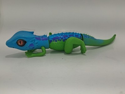 Zuru Robo Alive Lurking Lizard Robotic Toy Green Blue Battery Powered Working