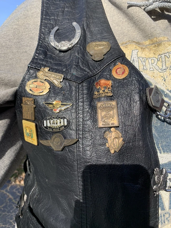 UNIK Black Leather Biker Vest 46 Harley Motorcycle Pins Patches Piqua,Ohio Club - Image 2 of 4