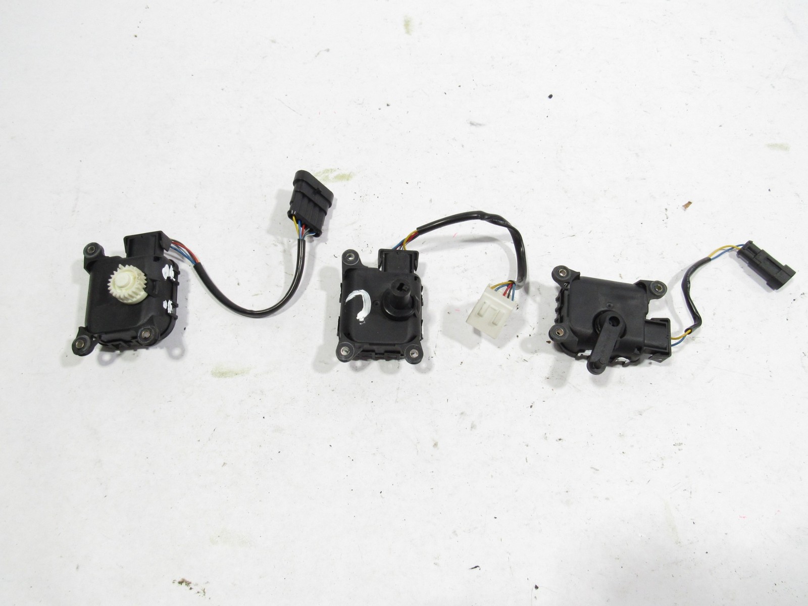 02-06 Maserati Coupe GT 2004 4.2L AC A/C Heater Flap Actuator Motor Set 3 Pcs |