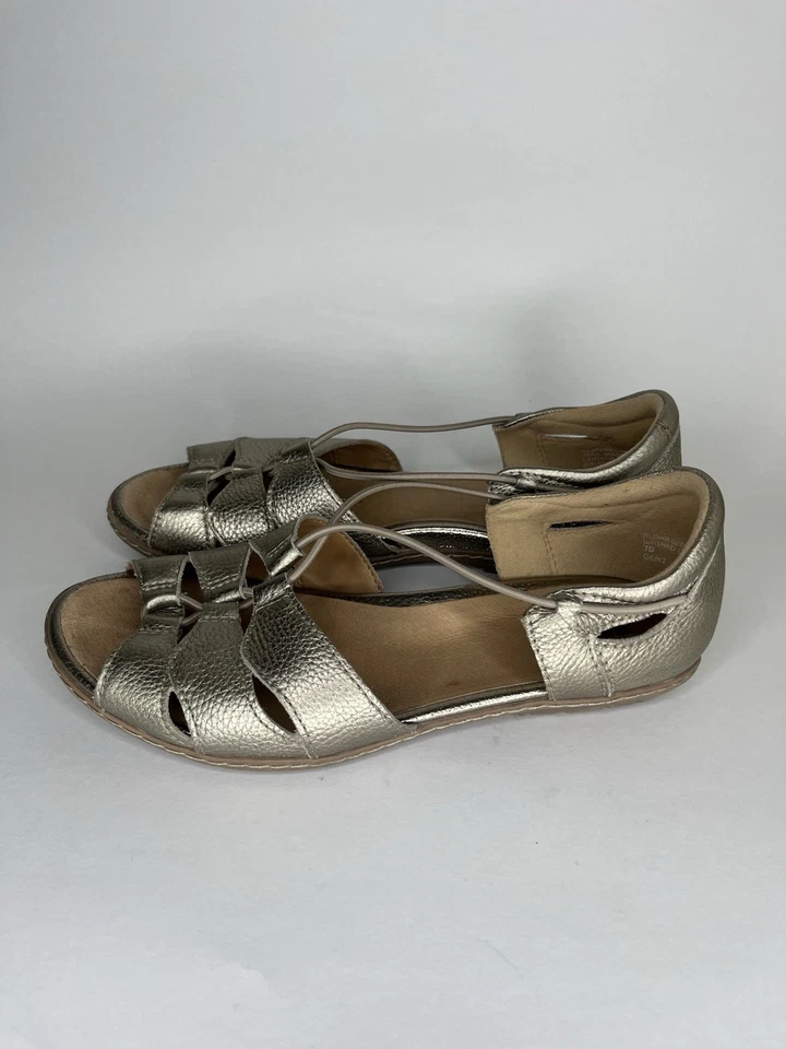 Earth Shoes Sandals Women Size 7D Gold Leather Flats Comfort Walking - image 3 of 4
