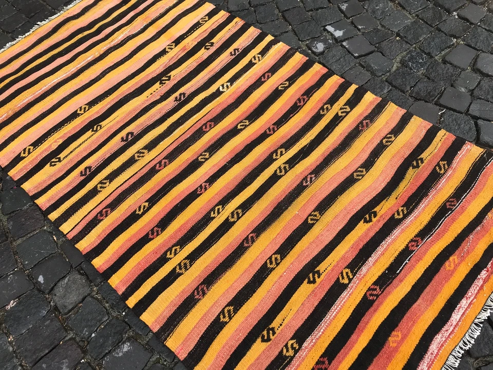 Turkish Antique rug Bohemian Area rug Oushak rug Vintage Rug Handmade Wool rug - Image 2 of 4