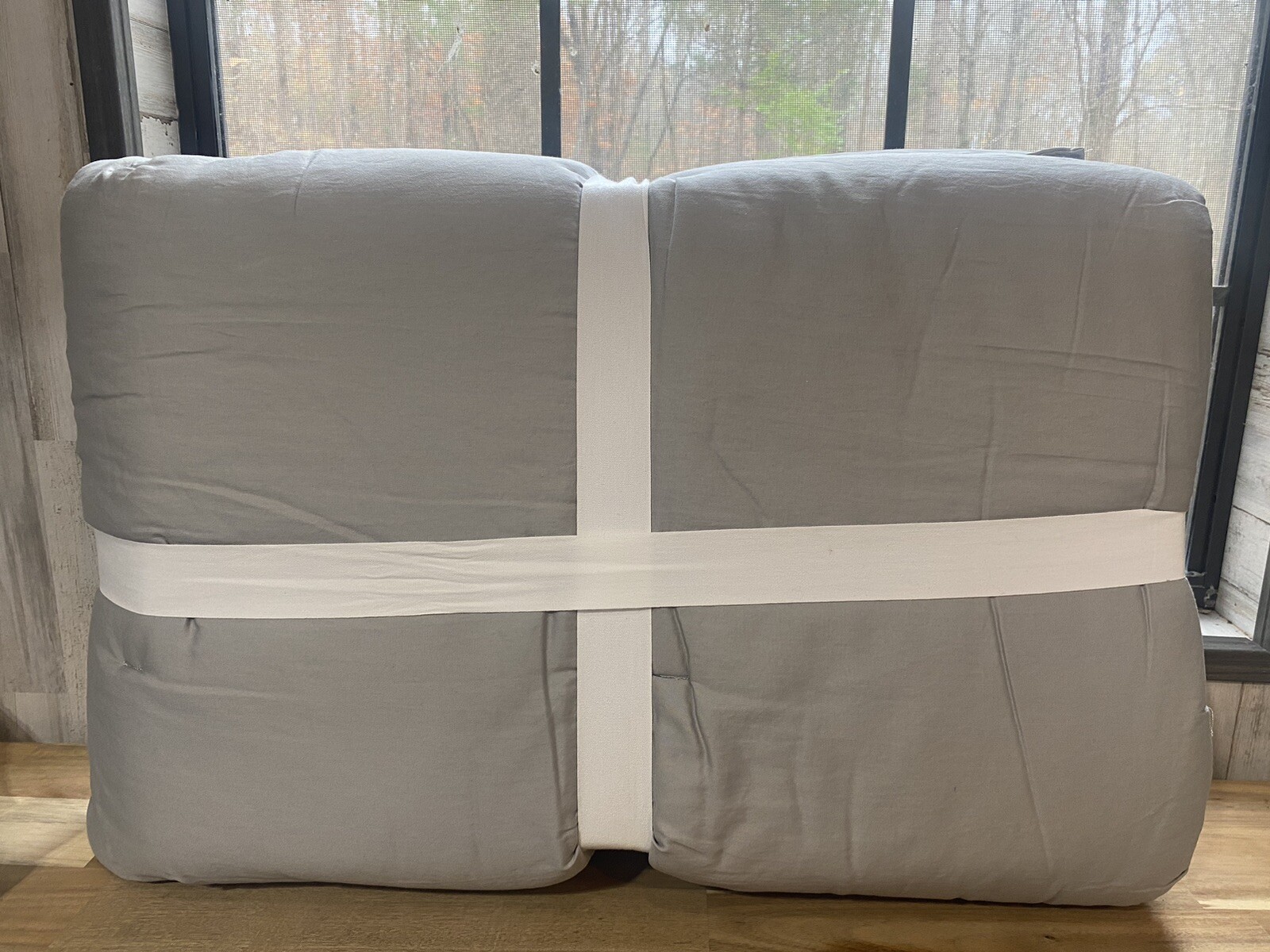 Pottery Barn Mirage Dream Brushed Cotton Comforter; Twin/XL