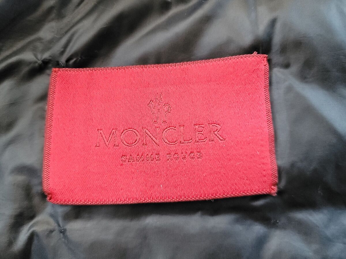 MONCLER Down Jacket Size 3 Black Gold Logo Sm/Med MONCLER Down Jacket Size 3 Black Gold Logo Sm/Med