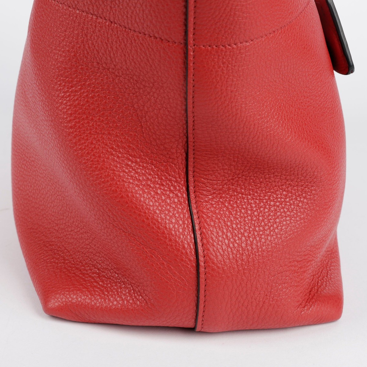 Prada Red Vitello Phoenix Leather Tote and Shoulder Bag Prada Red Vitello Phoenix Leather Tote and Shoulder Bag