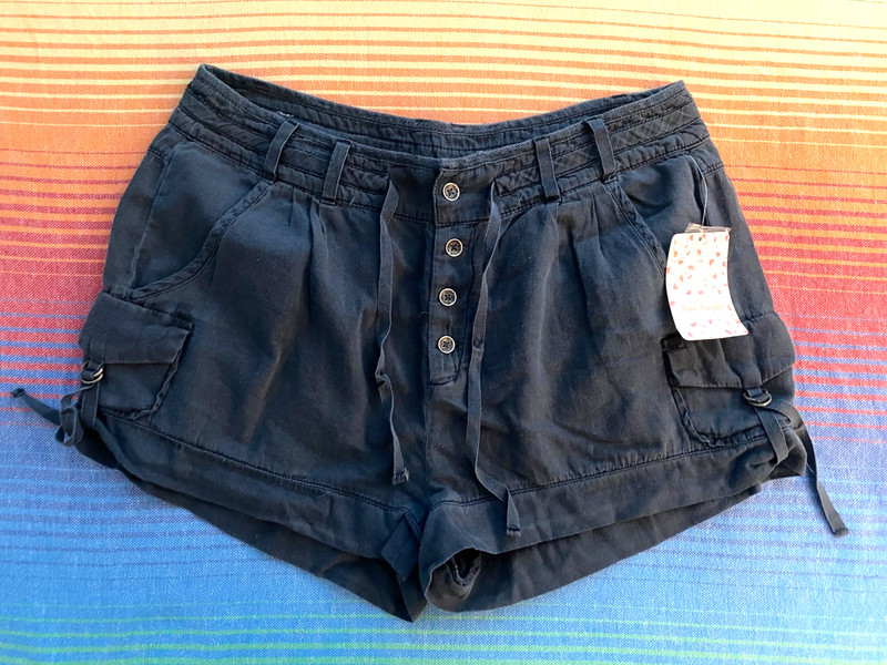 Free People Pleated Button Fly Cargo Shorts Sz *8* NWT