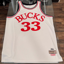 Kareem Abdul-Jabbar Mitchell & Ness Hardwood Classic 1971 Milwaukee Bucks Jersey