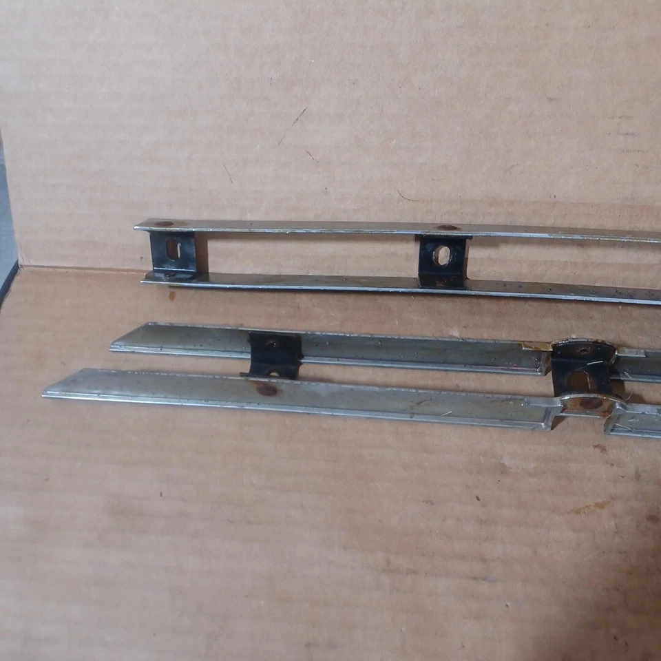 Piezas de rejilla delantera Studebaker Commander & Champion 1952  Foto 2 de 4