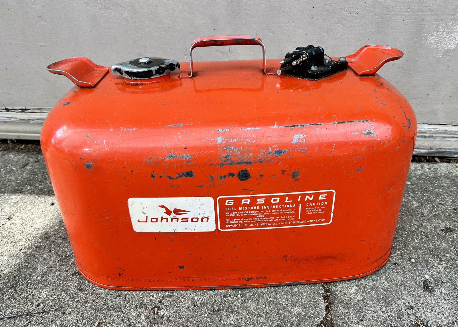 Vintage OEM Johnson Metal Outboard Motor Boat 6 Gallon Gas Fuel Tank