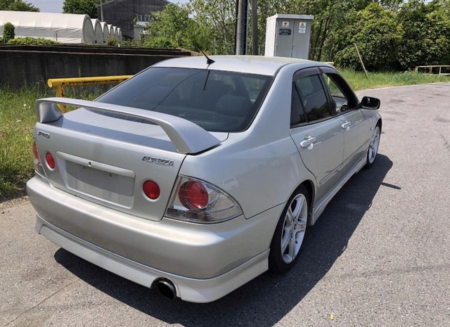 Toyota altezza trd