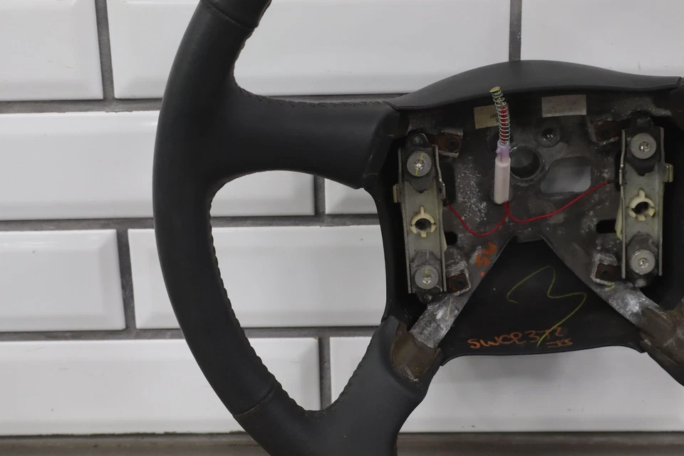 Volante Chevy Tahoe 98 OEM cuero gris GMT400 Foto 3 de 4