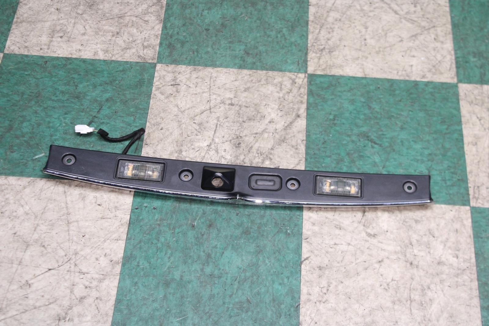 14-22 Quattroporte Rear End Chrom Finish Panel Trim Plate Light Unit Factory OEM