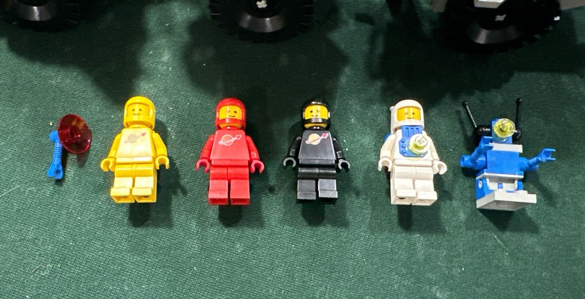 Lego Space: 6952 Solar Power Transporter Complete No Instructions