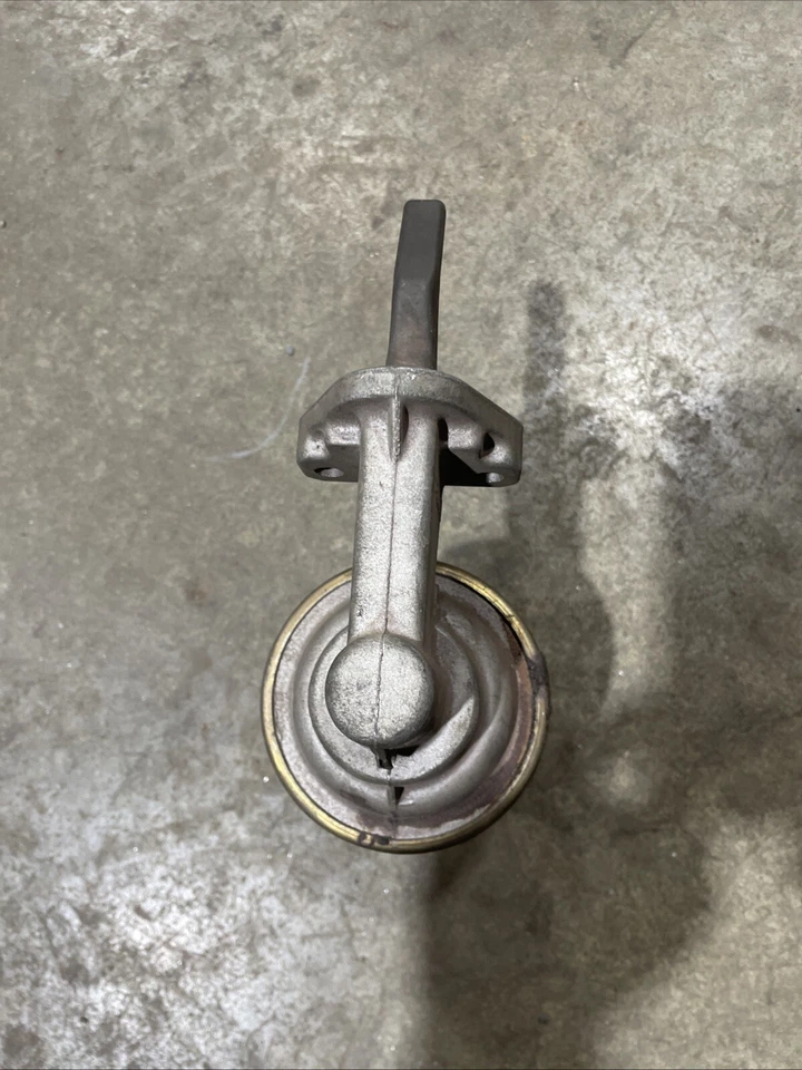 Bomba de combustible mecánica Airtex 6737 | Se adapta a Jeep AMC 70-90 Foto 3 de 4