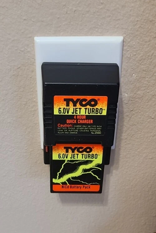 RARE Tyco RC 6.0V Turbo Flames Harley-Davidson Motorcycle Rider Charger Battery - Image 2 of 4