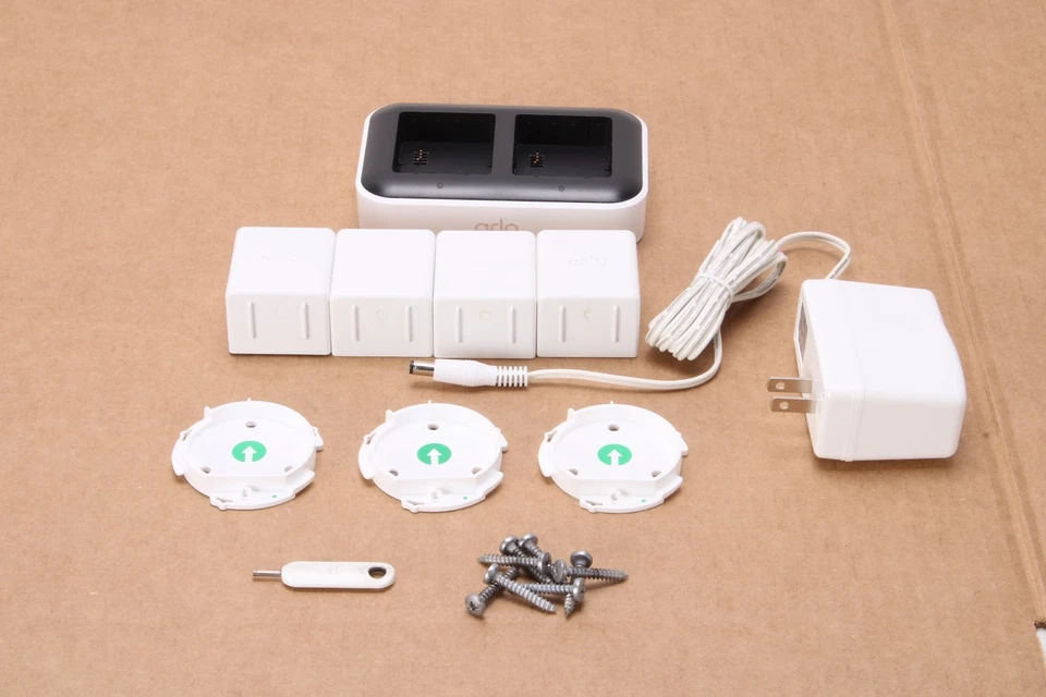 Arlo VMC4350P-1BYNAS Pro 4 Spotlight Camera Security Bundle With Accessories - Image 3 of 4