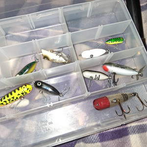 HEDDON FISHING LURE LOT X 9 TORPEDOS RATTLIN TINY  + MULTI SIZES COLORS GOOD