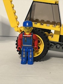 LEGO 4667, 4 Juniors Town Construction Loadin' Digger Incomplete