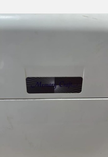 Estuche para máquina de coser artesanal Janome Memory en excelente estado - Imagen 4 de 5