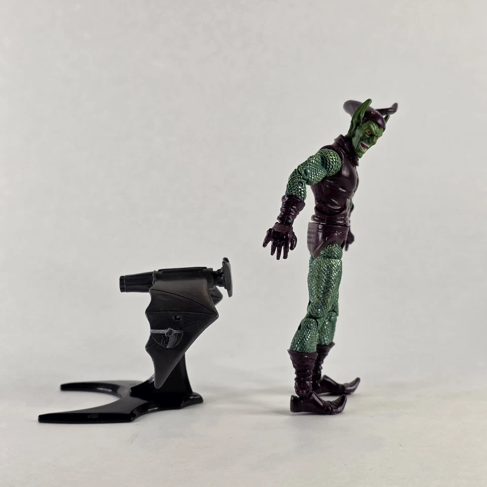 Green Goblin Toy Biz 2006 Marvel Legends Onslaught Series - Image 4 of 4
