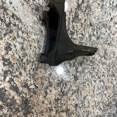2013 - 2020 TOYOTA SIENNA RIGHT SIDE ENGINE FRAME MOUNT SUPPORT ((BRACKET ONLY))