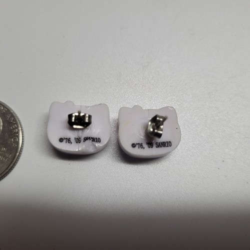 Sanrio 1976 2009 Hello Kitty Earrings - Picture 3 of 3