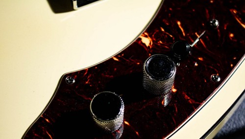 Fender American Deluxe Telecaster Thinline 2013 Used Ash White w/Hard Case - Picture 6 of 11