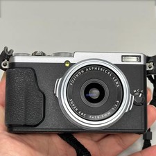 Fujifilm Fuji X70 16.3MP Compact Digital Camera Silver Excellent - 95 NEW