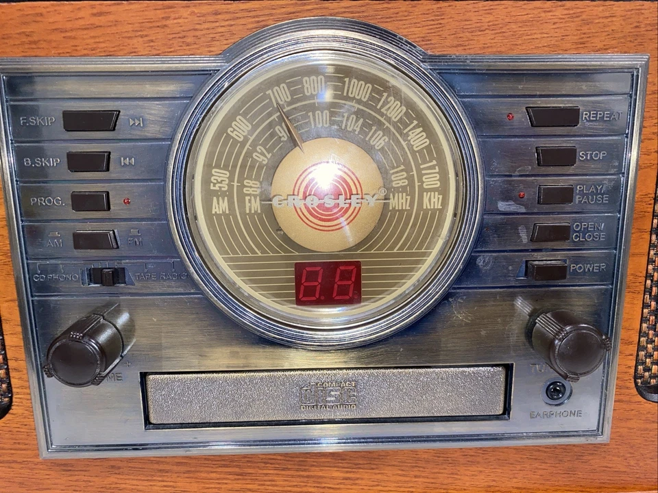 Vintage Style Crosley AM FM Radio Record CD Player Turntable Music Writer CR74 - Image 2 of 4