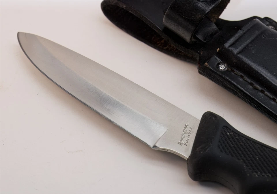 Cuchillo de caza y funda de cuero Remington USA Sportsman negro Kraton Drop Point Foto 2 de 4