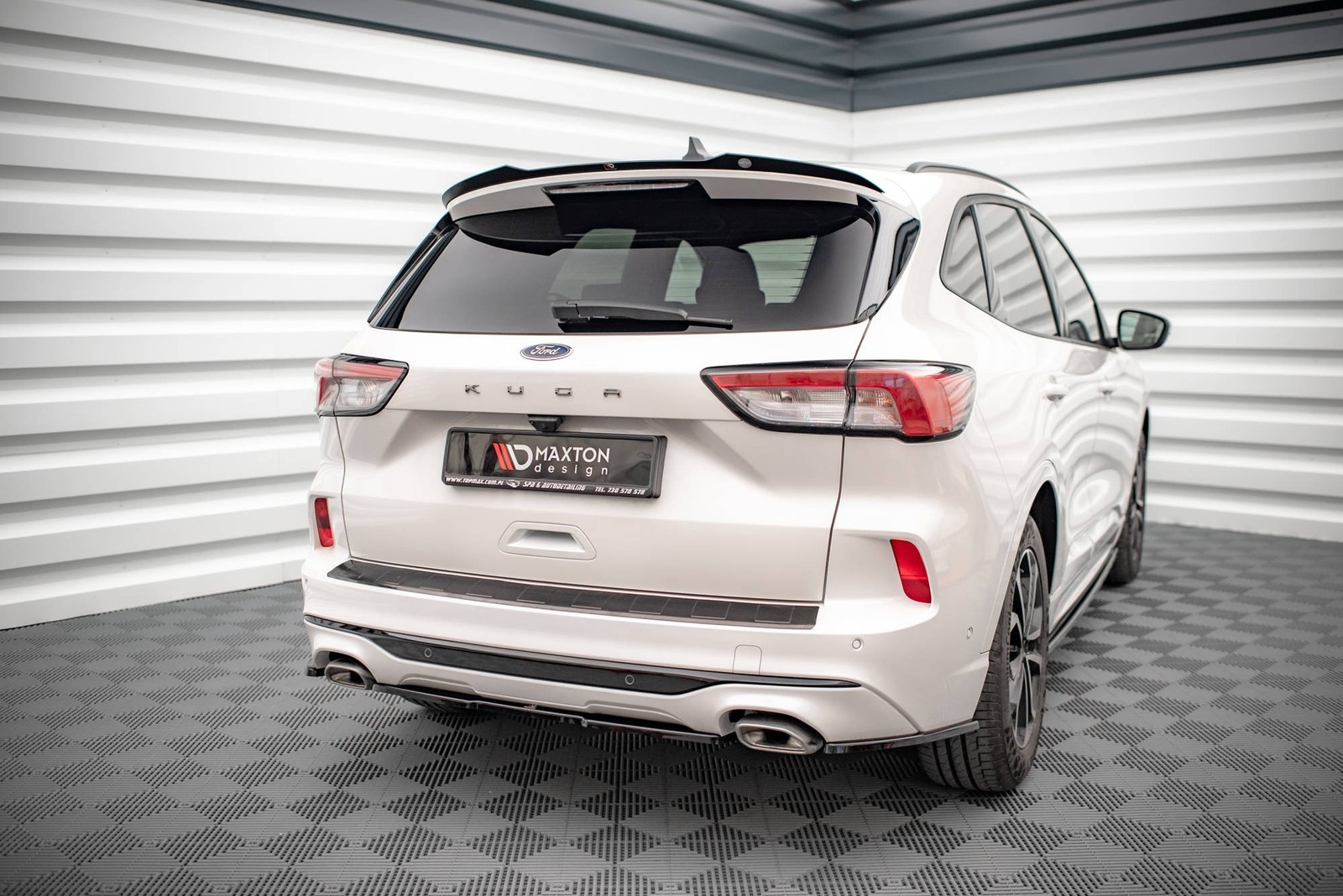 Splitter arrière Ford Kuga ST-Line Mk3 Maxton diffuseur noir brillant ABS - 3