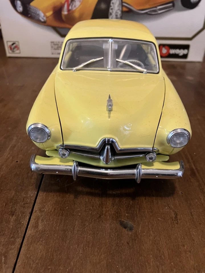 SUN STAR 1951 KAISER HENRY J 1:18 ARENA YELLOW COD. 5091 - Immagine 3 di 4