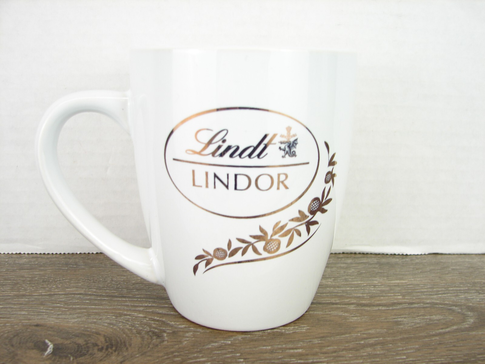 Lindt Lindor Coffee Tea Mug Cup White with Gold Leaf Embossing 12oz