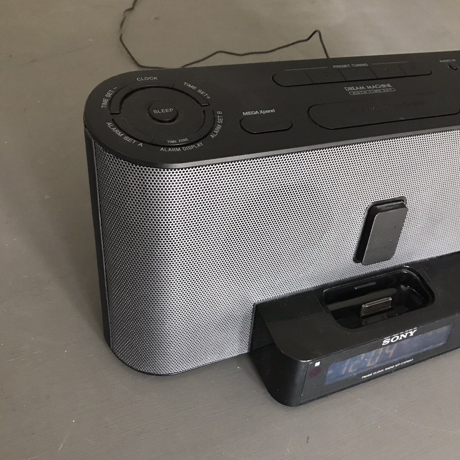 Sony Dream Machine iPhone / iPod Dock ICFC1iPMK2 AM/FM Alarm Clock