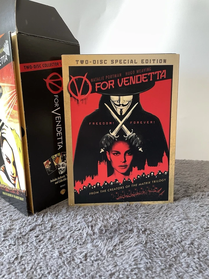 V for Vendetta 2-Disc Collector’s Edition with V Mask & Collectible Art - Rare - Image 3 of 3