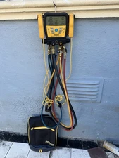 Fieldpiece SM480V Wireless Refrigerant 4-port Manifold with Clamps & Hoses