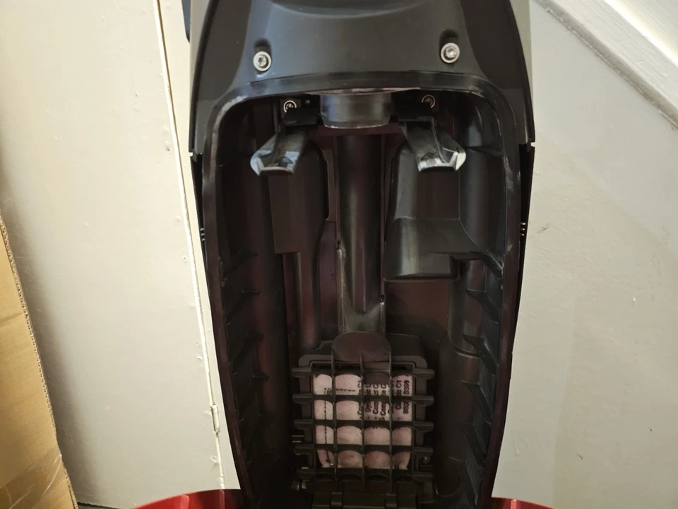 Miele Dynamic U1 Cat and Dog Power Plus Upright Bagged Vacuum Cleaner Red Workin - Image 3 of 4