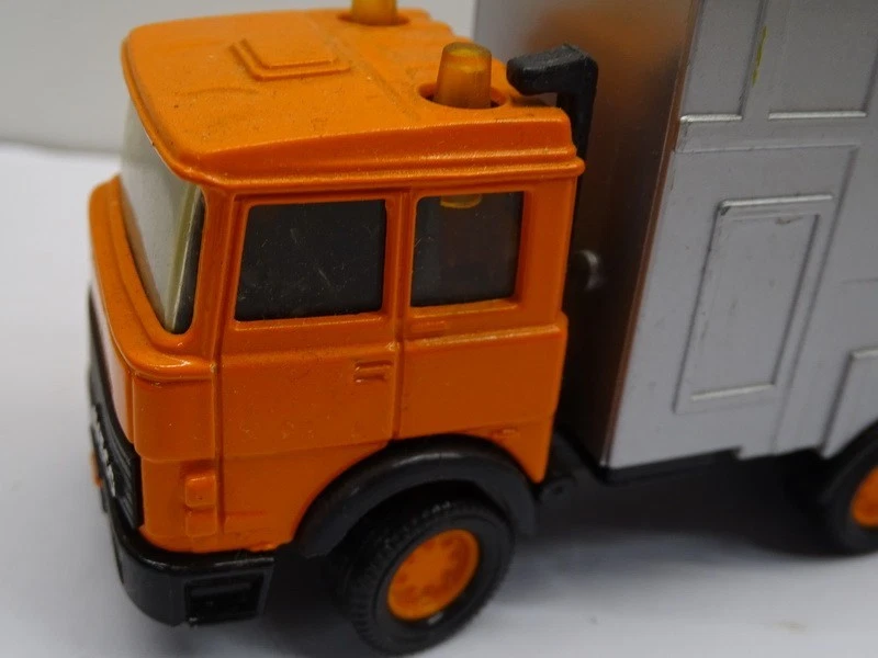 Matchbox K133 Super Kings IVECO 1986 Müllauto Müllwagen - Bild 2 von 4