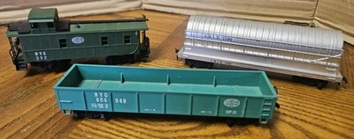 Lot Of 3 HO Scale  Train  Cars  Made In Austria ROCO