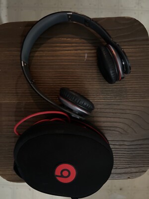 Beats Solo HD Wired On-Ear Headphones, Black, Great Sound,used-in good condition