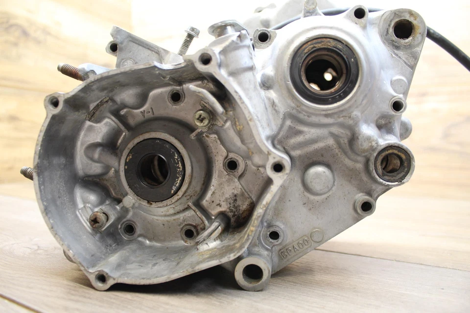 93-01 2000 00 Yamaha YZ80 YZ 80 izquierda derecha cárter motor cárter cárter Foto 3 de 4