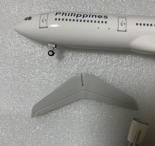 SALE! 1/200 Daron PHILIPPINES AIRLINES AIRBUS A330-300 - Picture 7 of 16