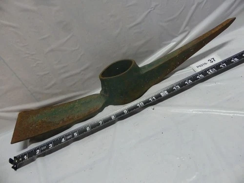 Digging Pick Mattox Head 20" Long with 3½" Wide Cutting Edge