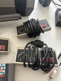 Nintendo NES Entertainment System Action Set Complete Console Working 3 Games