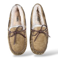 UGG Australia Women's Size 7 Sheepskin Lined Suede Moccasin Slippers Tan